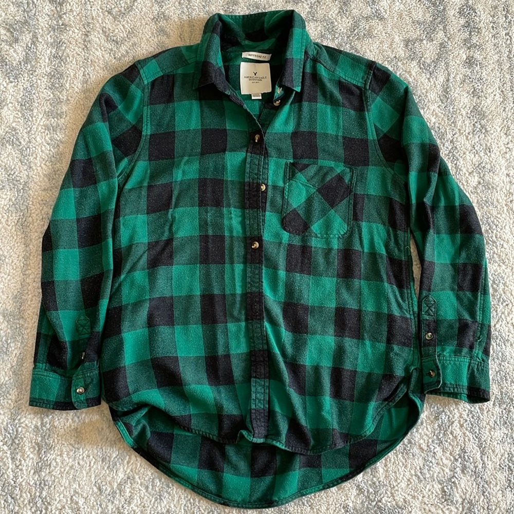 American Eagle Outfitters Green and Black Plaid Flannel  Shirt